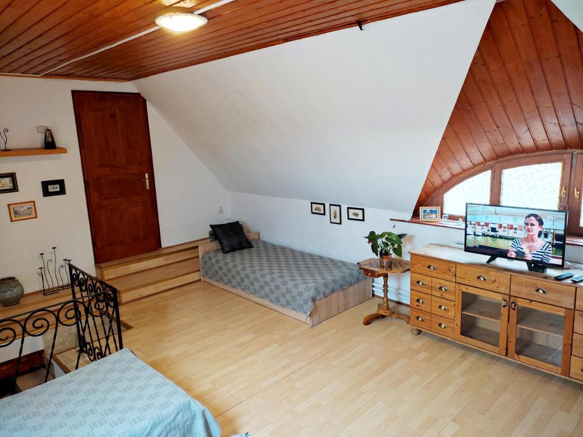 Monami Art Apartman Vac Exterior photo